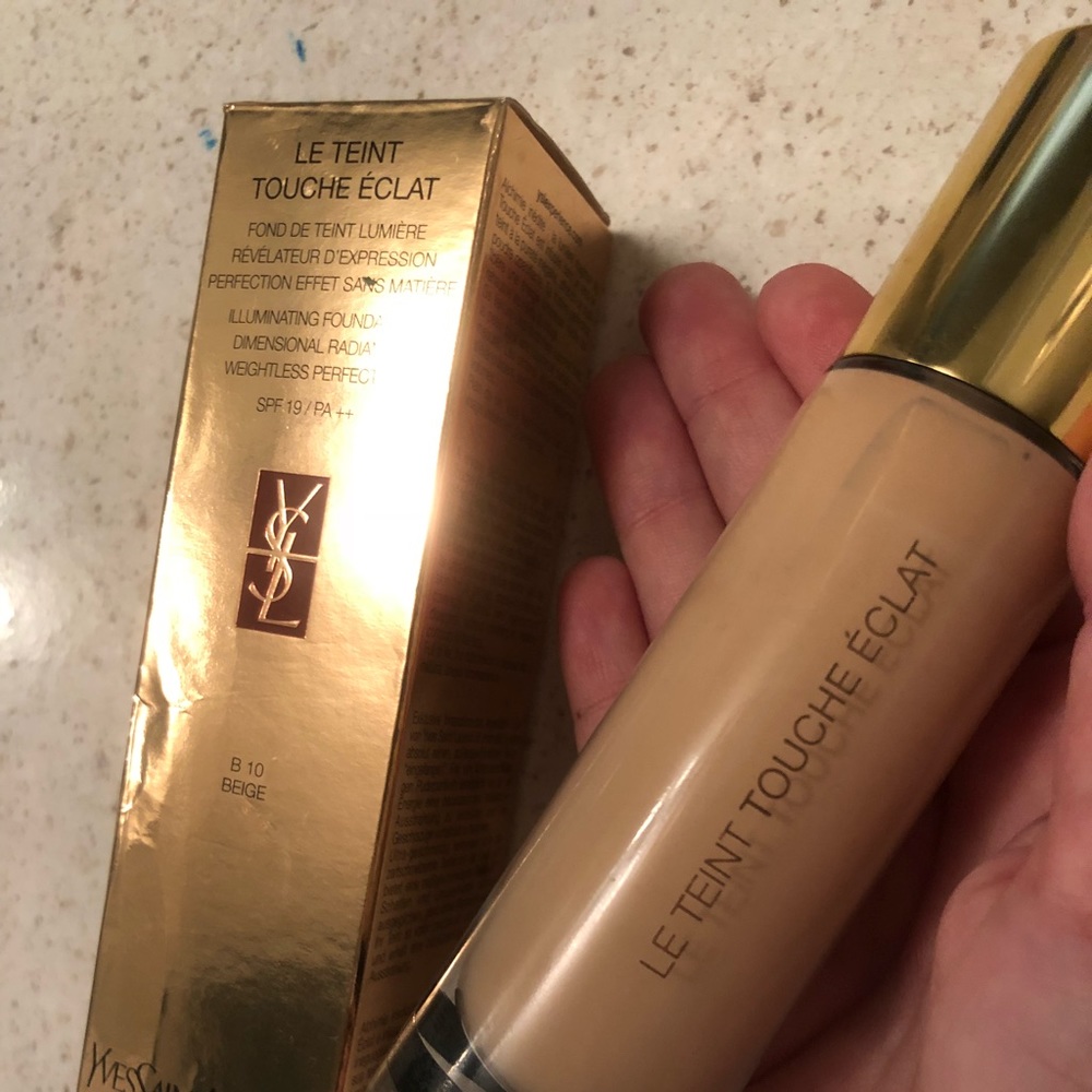 Authentic Yves Saint Laurent -foundation Beige B10